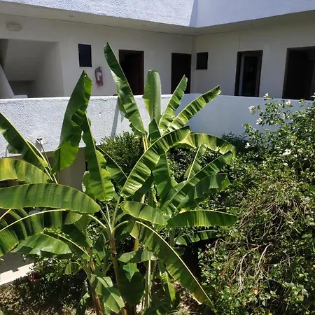 Narkissos מלון 2*
