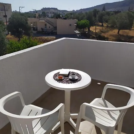 Narkissos מלון 2*